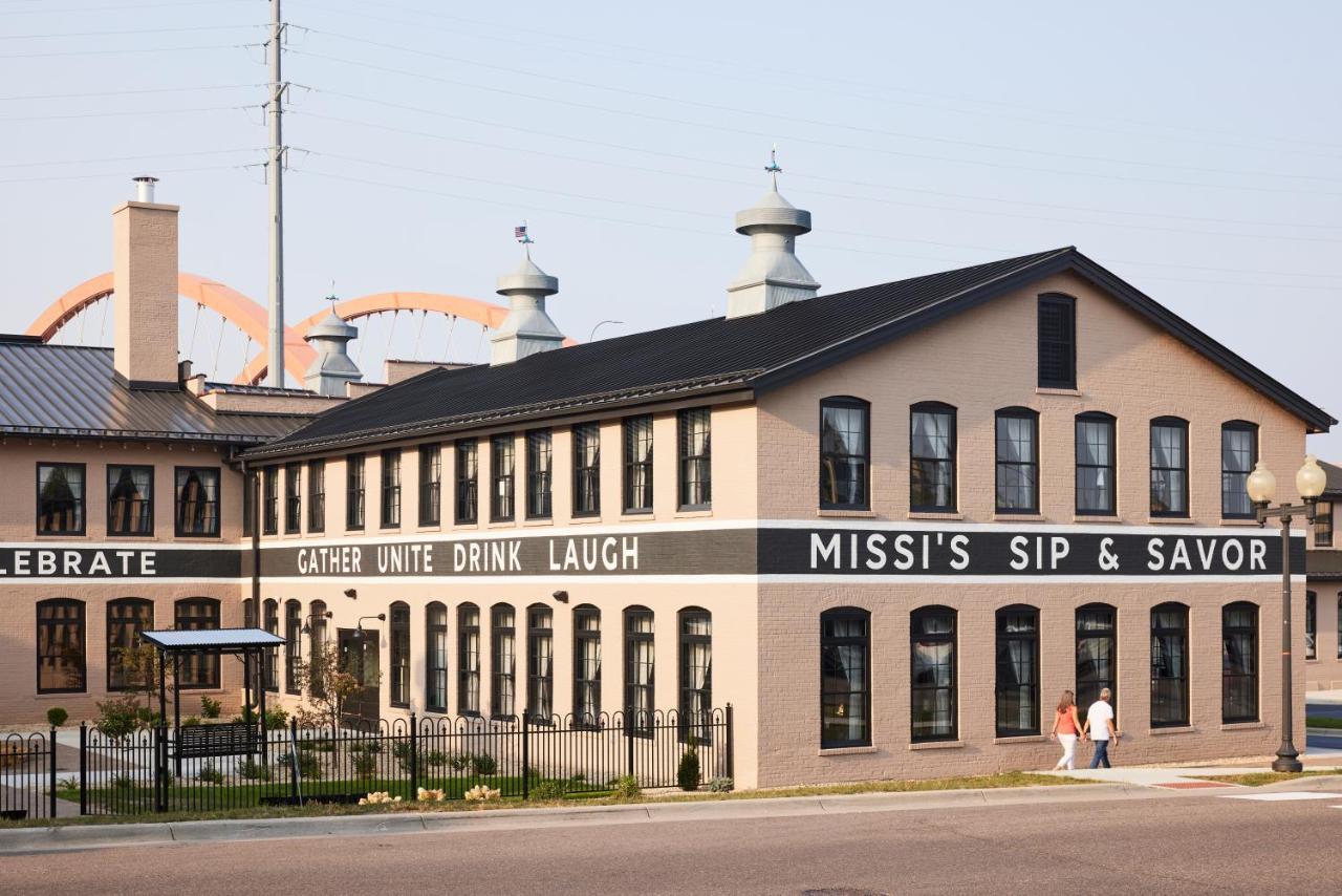 The Confluence Hotel Hastings Exterior photo